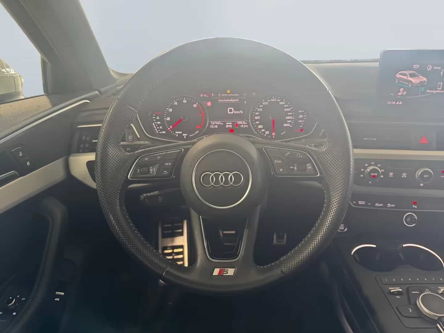 Audi A4 04/2019-photo-12