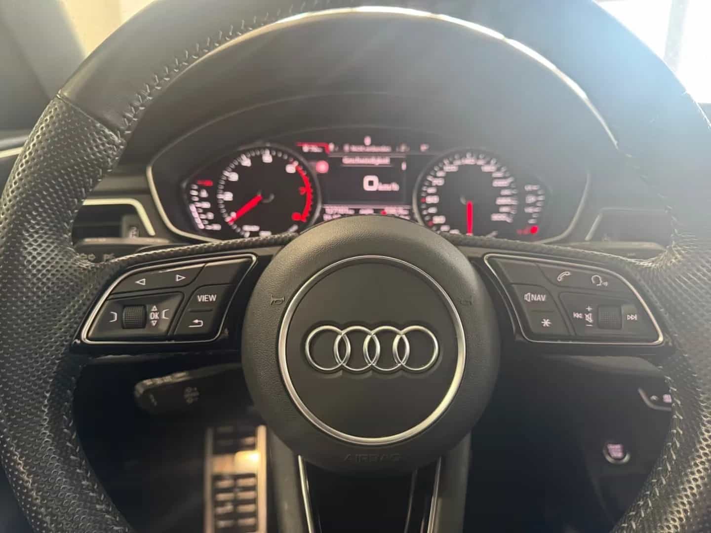 Audi A4 04/2019-photo-13