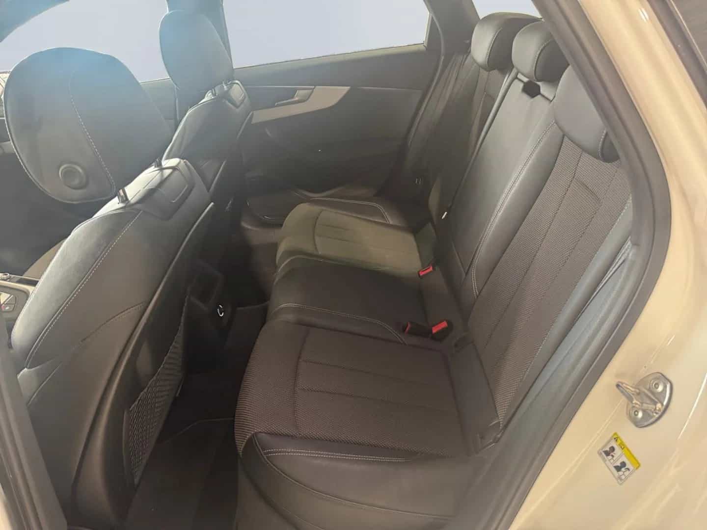 Audi A4 04/2019-photo-16