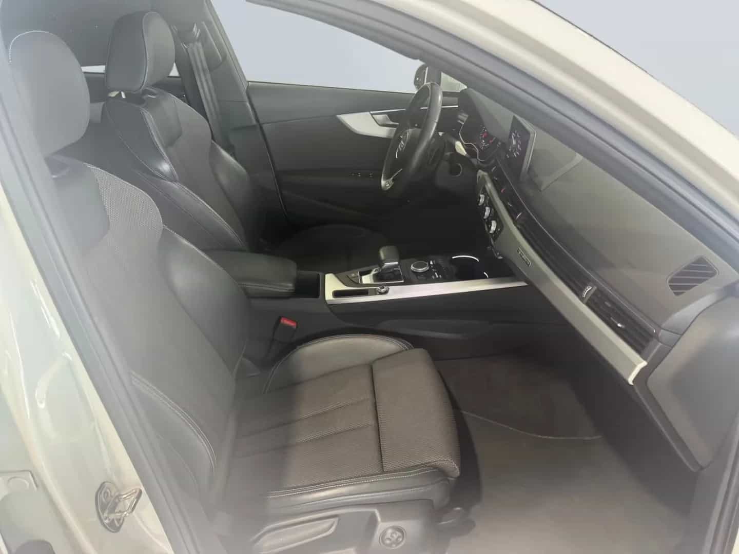 Audi A4 04/2019-photo-20