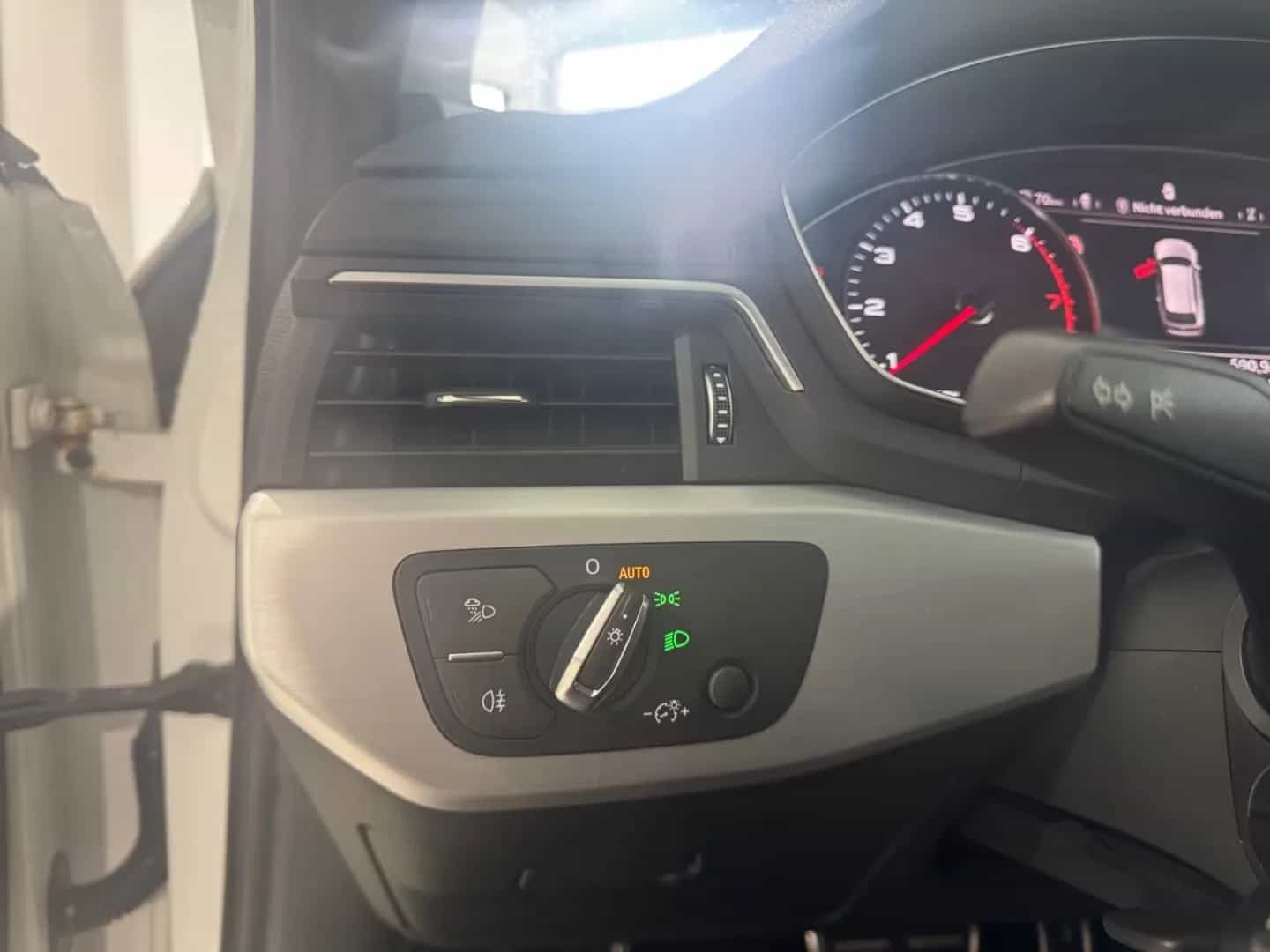Audi A4 04/2019-photo-24