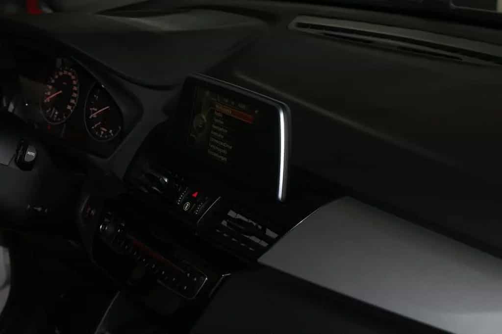 BMW 2 Series 218i Active Tourer Navi AHK abnehmbar 09/2016-photo-12