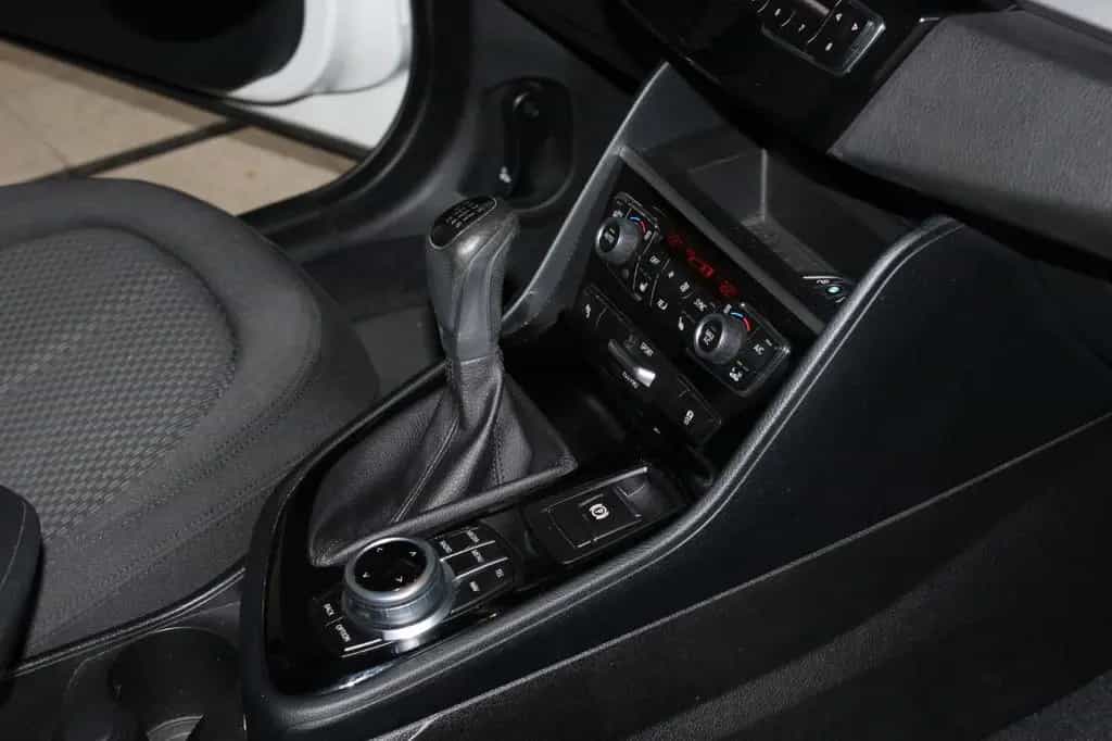 BMW 2 Series 218i Active Tourer Navi AHK abnehmbar 09/2016-photo-13