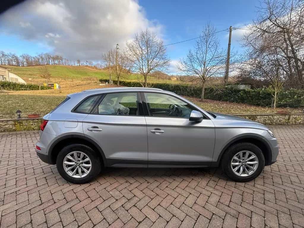 Audi Q5 40 TDI quattro S tronic Business 11/2019-photo-2