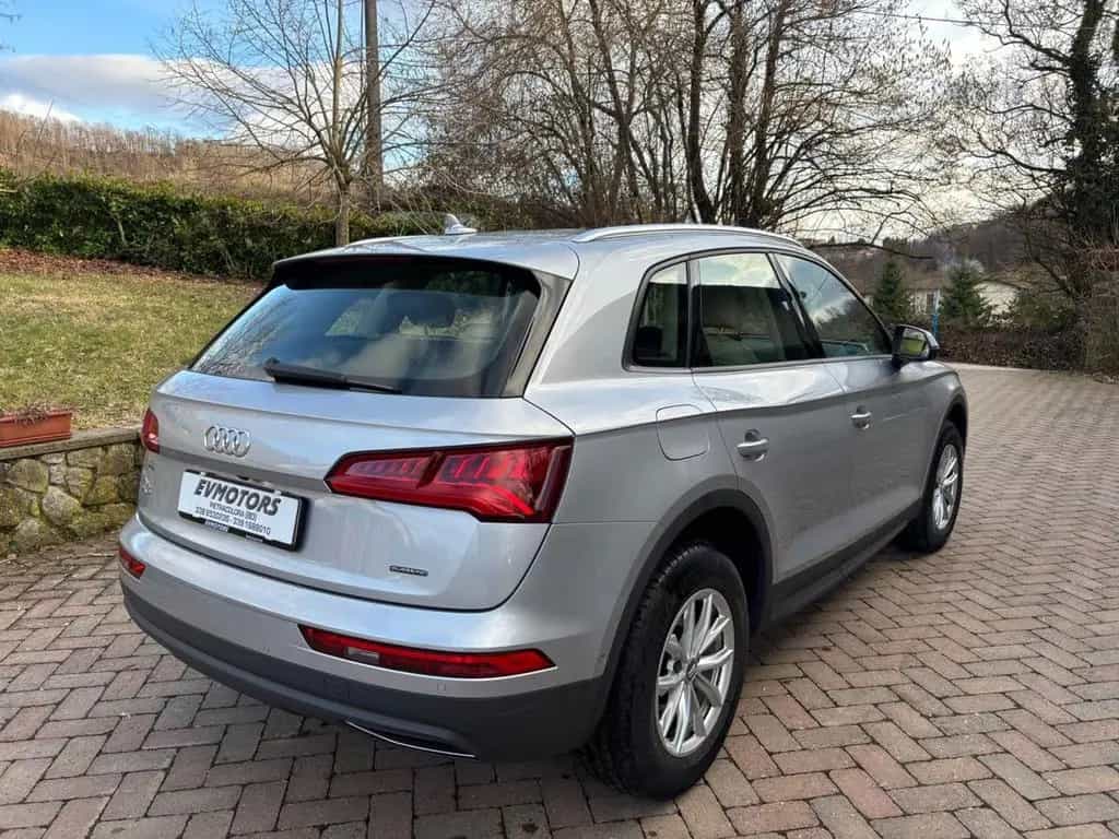 Audi Q5 40 TDI quattro S tronic Business 11/2019-photo-5