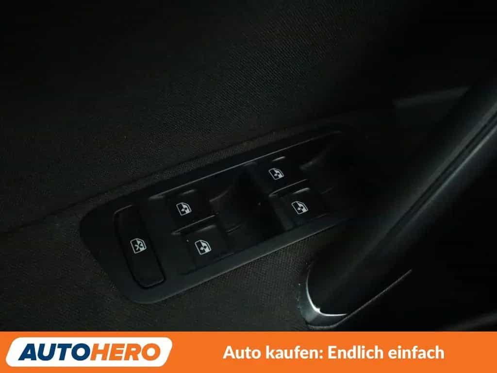 Volkswagen Golf VII 1.4 TSI Comfortline BM Aut.*NAV*PDC*SHZ 03/2017-photo-28