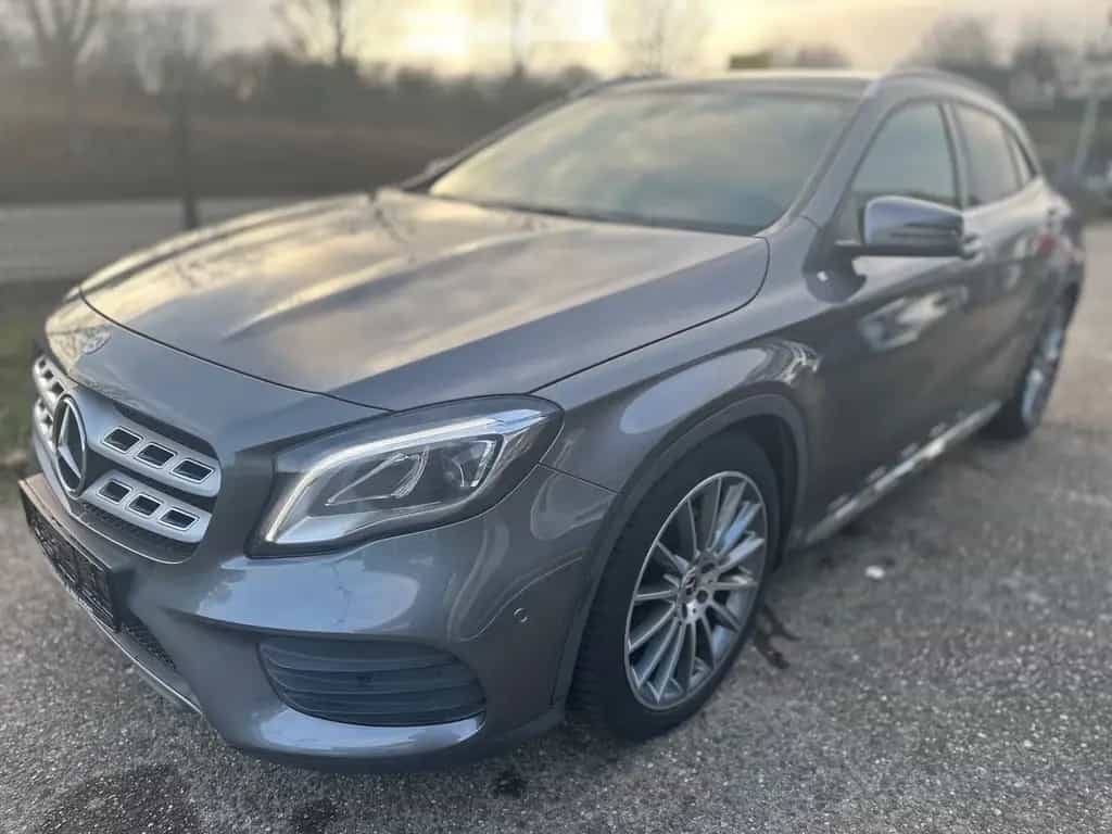 Mercedes-Benz GLA 250 AMG Line 4Matic PANO/KAMERA/GARANTIE 02/2019-photo-0