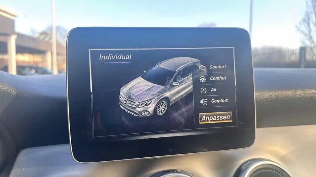 Mercedes-Benz GLA 250 AMG Line 4Matic PANO/KAMERA/GARANTIE 02/2019-photo-18