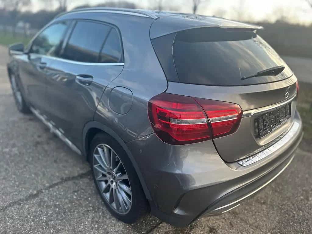 Mercedes-Benz GLA 250 AMG Line 4Matic PANO/KAMERA/GARANTIE 02/2019-photo-7
