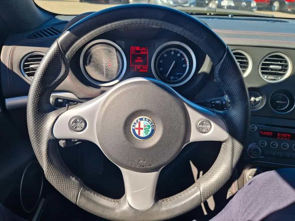 Alfa Romeo Spider 2.2 JTS 16V /Vollleder P. Frau/SHZ/Xenon 07/2009-photo-11