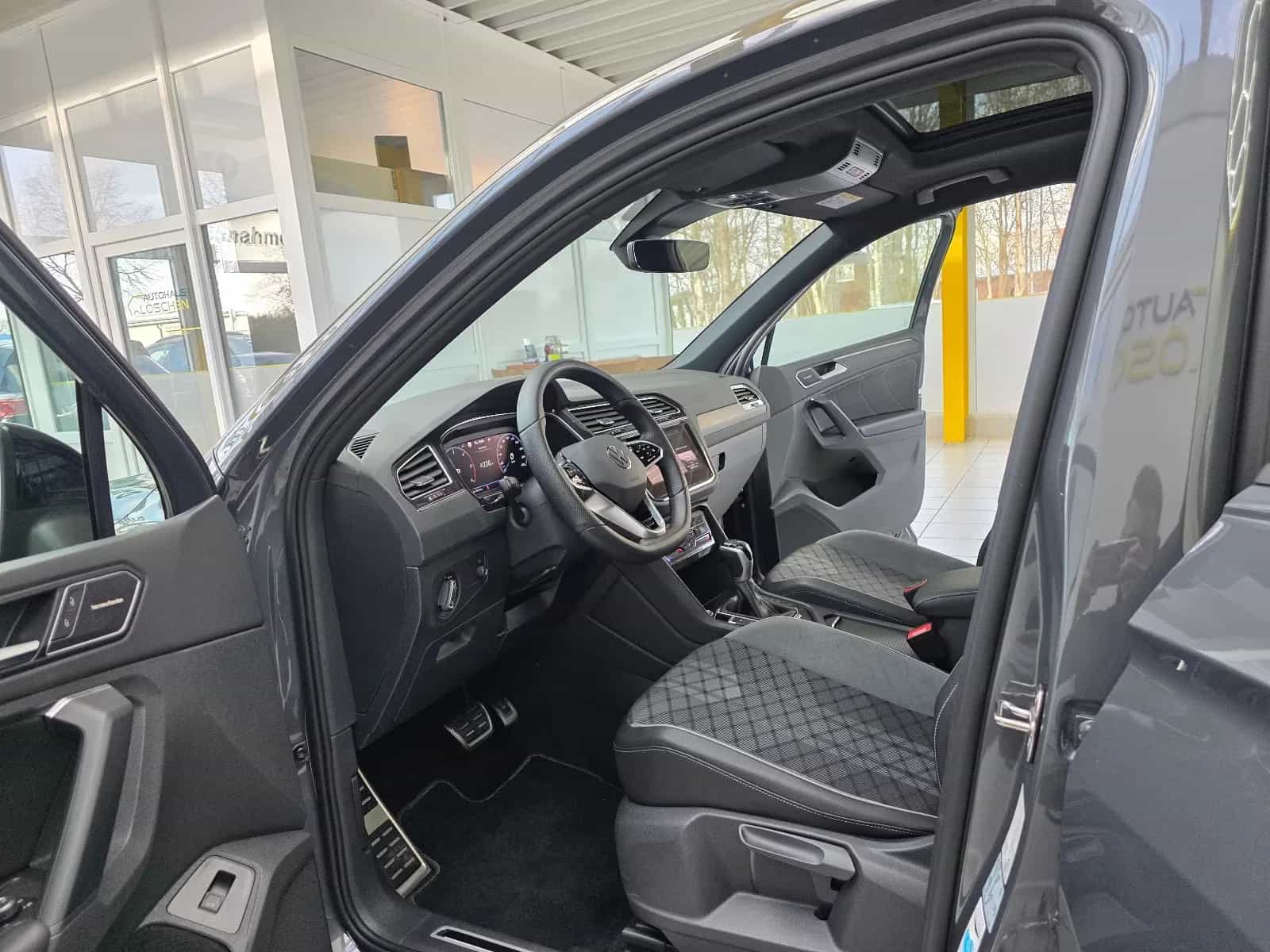 Volkswagen Tiguan Allspace 12/2022-photo-12