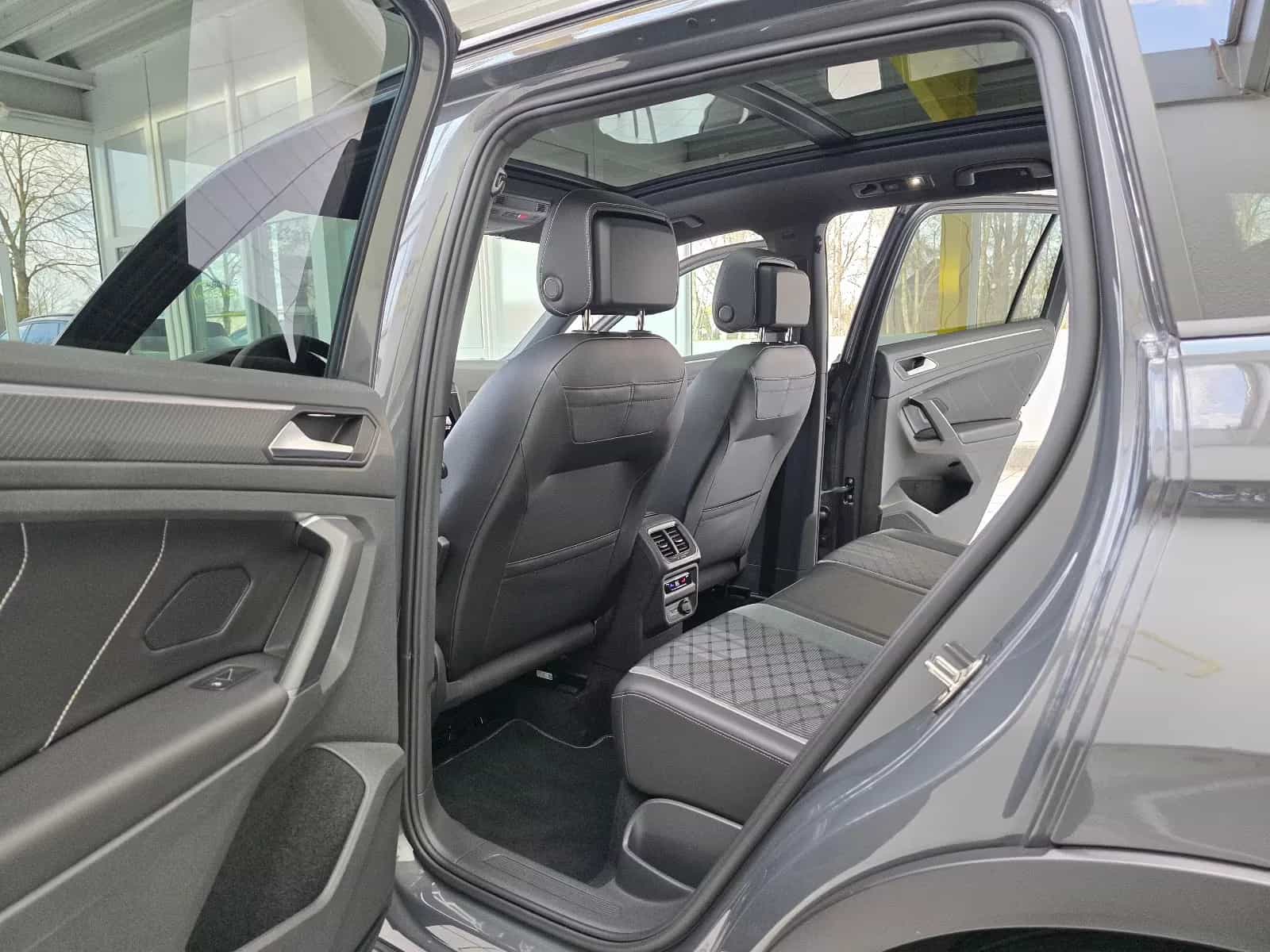Volkswagen Tiguan Allspace 12/2022-photo-14