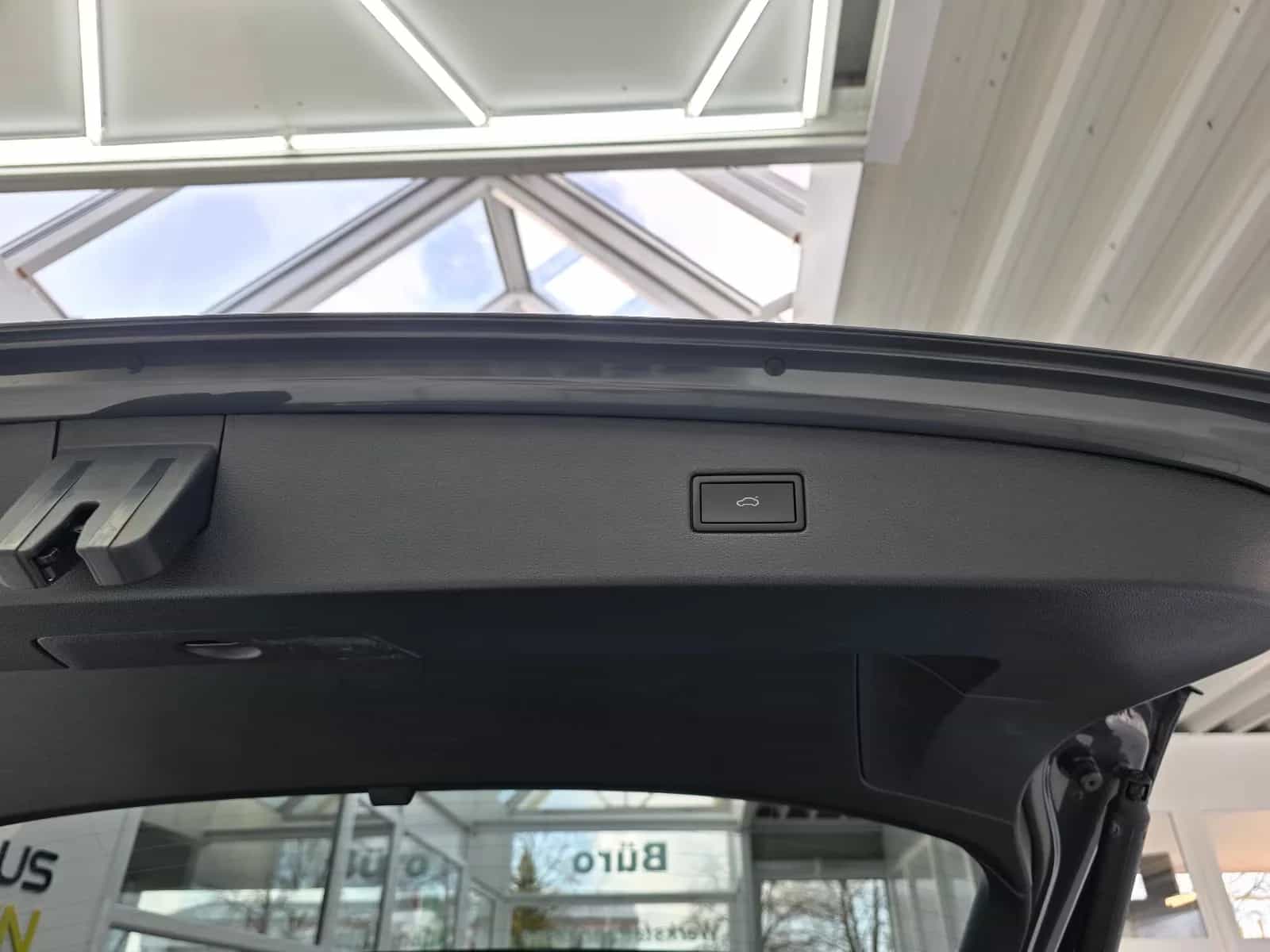 Volkswagen Tiguan Allspace 12/2022-photo-16
