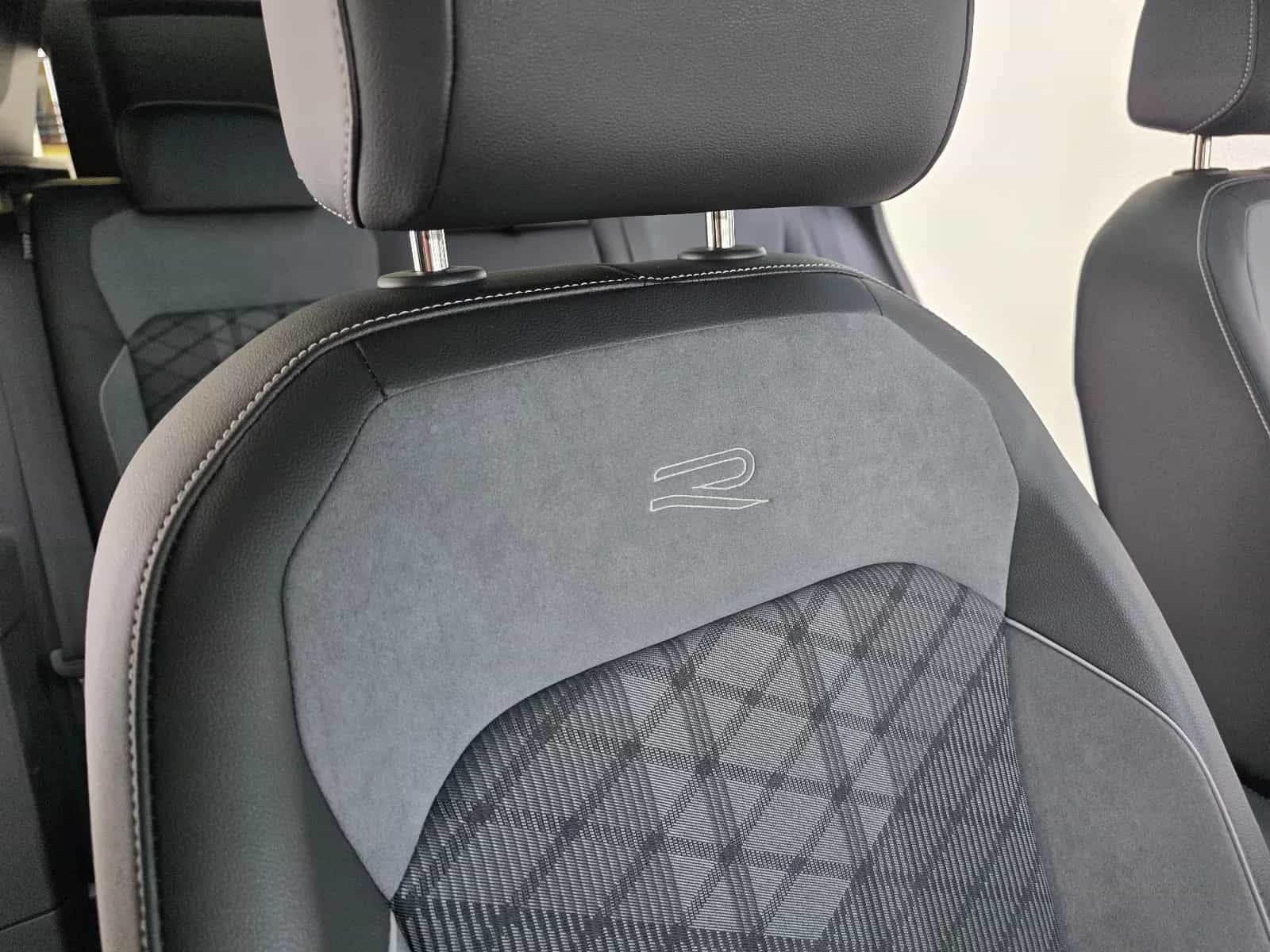 Volkswagen Tiguan Allspace 12/2022-photo-21