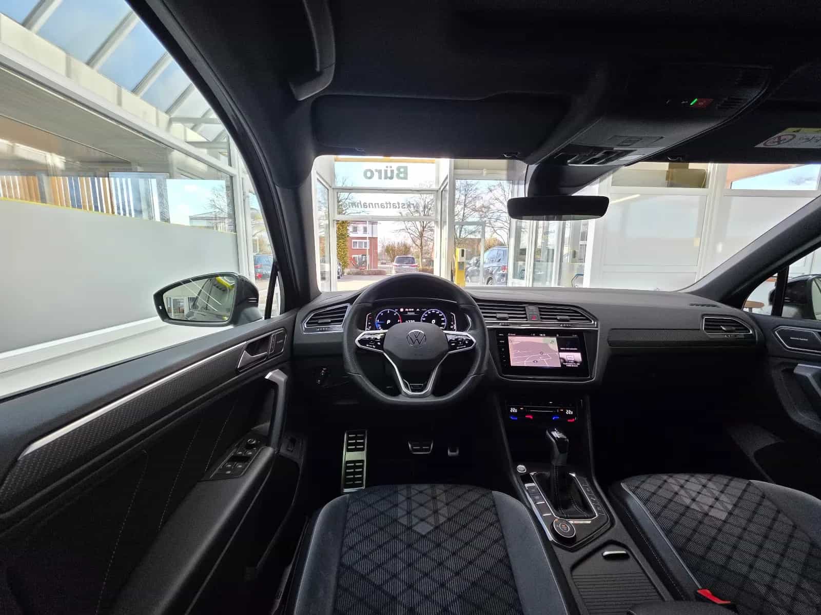 Volkswagen Tiguan Allspace 12/2022-photo-23