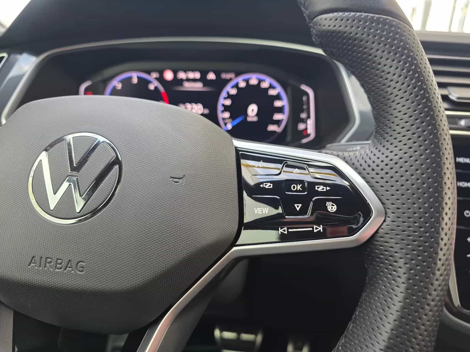 Volkswagen Tiguan Allspace 12/2022-photo-25