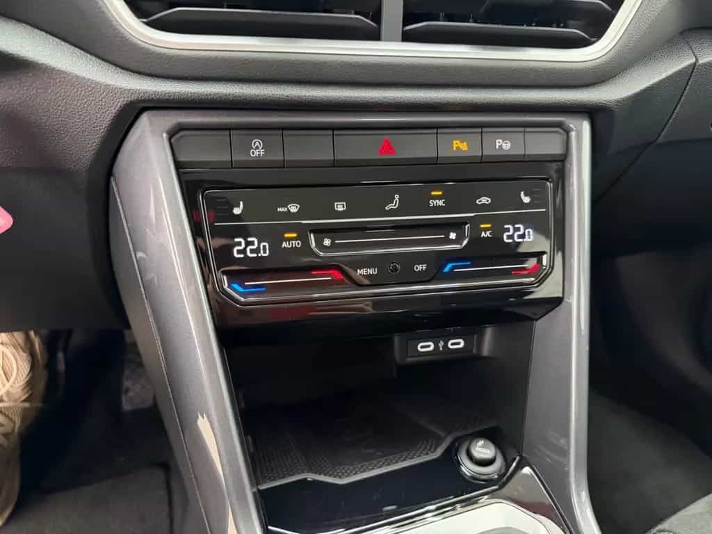 Volkswagen T-Roc 2.0 TDI SCR DSG Style+NAVI+KAMERA+ACC+DAB+ 12/2023-photo-22
