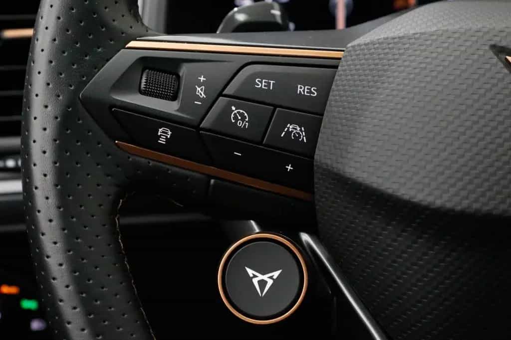 Cupra Ateca 1.5 TSI DSG AHK Navi ACC Kamera Virtual 02/2024-photo-22