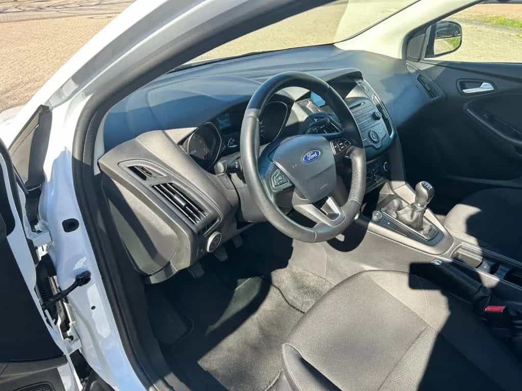 Ford Focus 1.0 EcoBoost Start-Stopp-System Trend 12/2017-photo-9