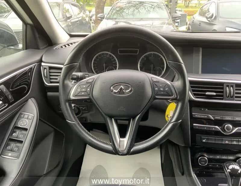Infiniti Q30 1.5 diesel Premium 03/2017-photo-11