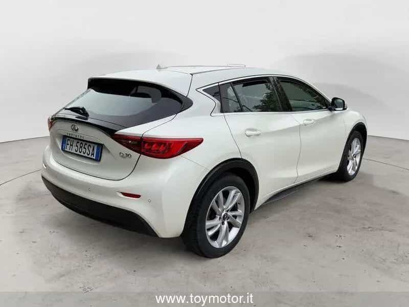 Infiniti Q30 1.5 diesel Premium 03/2017-photo-12