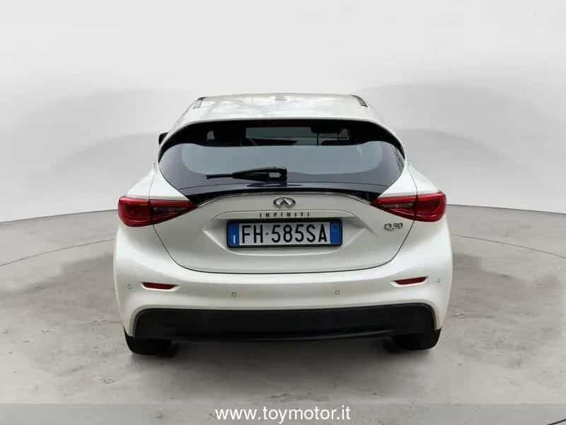 Infiniti Q30 1.5 diesel Premium 03/2017-photo-13