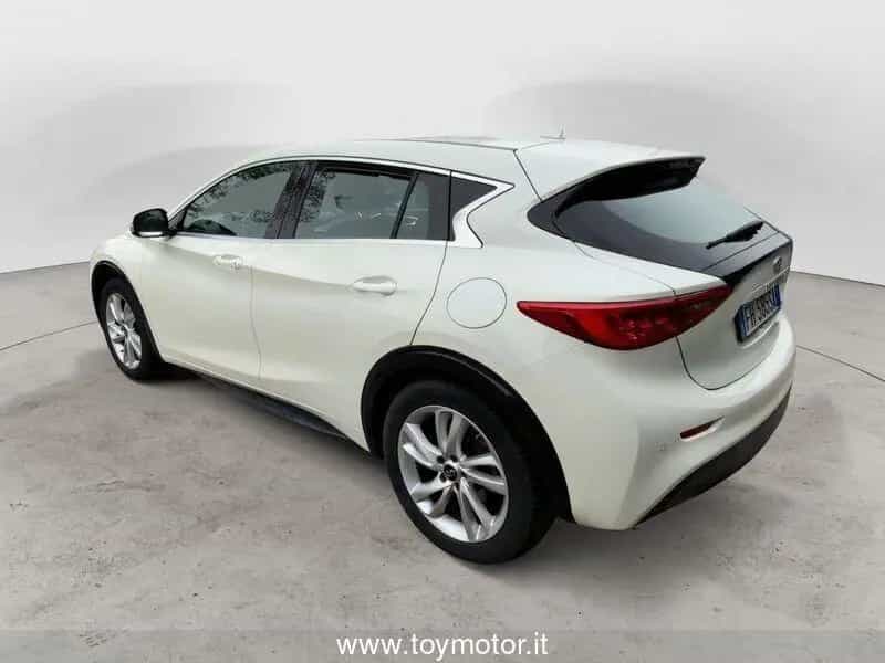 Infiniti Q30 1.5 diesel Premium 03/2017-photo-14