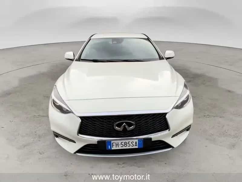 Infiniti Q30 1.5 diesel Premium 03/2017-photo-3