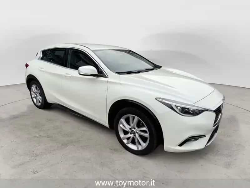 Infiniti Q30 1.5 diesel Premium 03/2017-photo-4