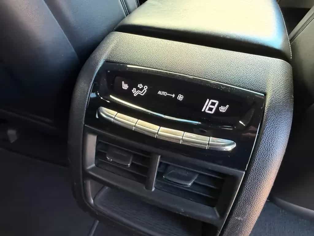 Cadillac XT5 Platinum AWD AHK/PANO/ACC/HUD/CAM 10/2018-photo-21