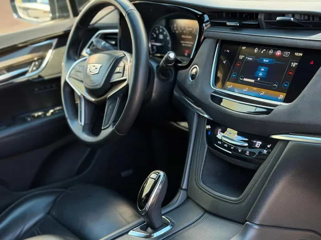 Cadillac XT5 Platinum AWD AHK/PANO/ACC/HUD/CAM 10/2018-photo-22