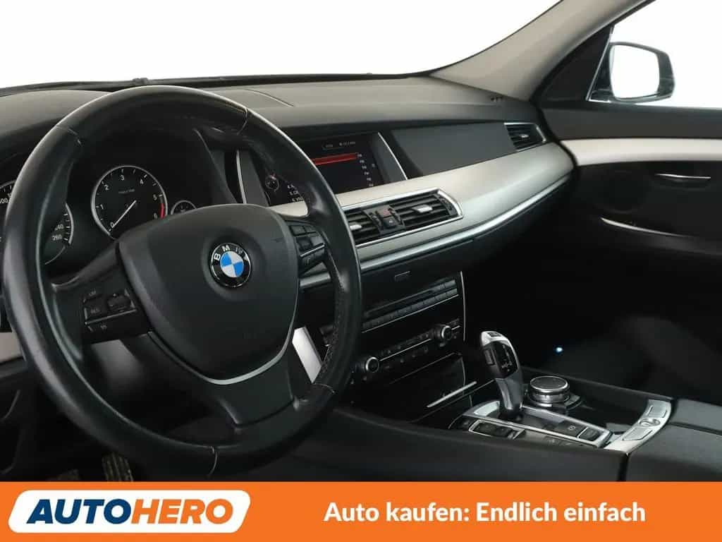 BMW 5 Series 08/2015-photo-10