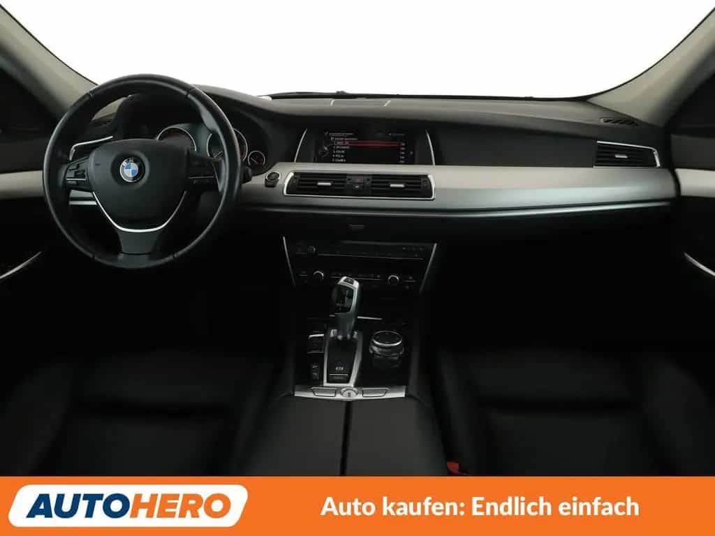 BMW 5 Series 08/2015-photo-11