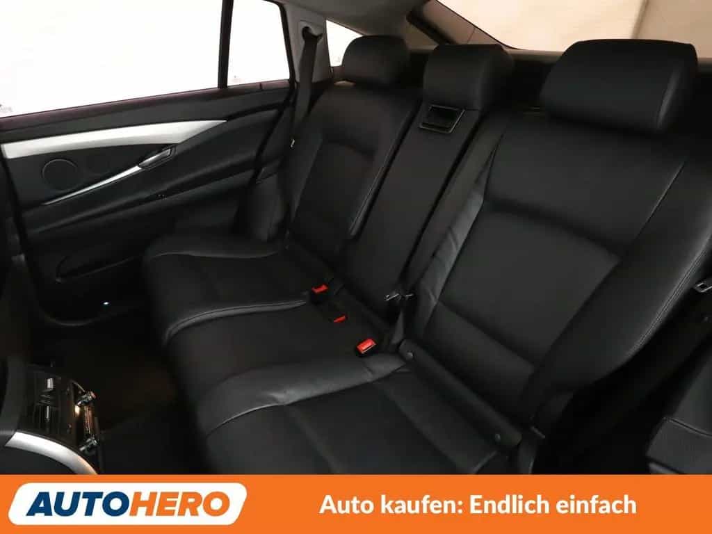 BMW 5 Series 08/2015-photo-13