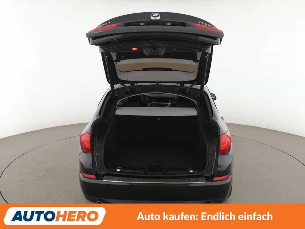 BMW 5 Series 08/2015-photo-16