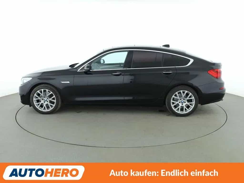 BMW 5 Series 08/2015-photo-2