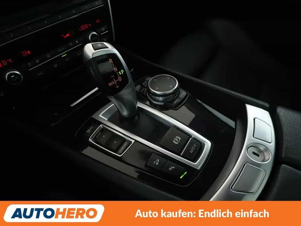 BMW 5 Series 08/2015-photo-22