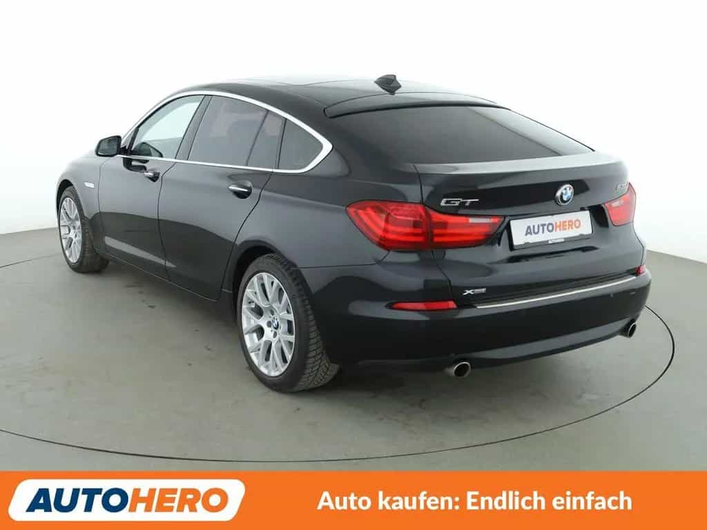 BMW 5 Series 08/2015-photo-3