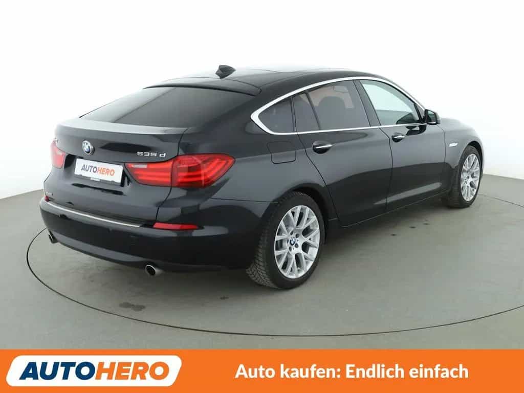 BMW 5 Series 08/2015-photo-5