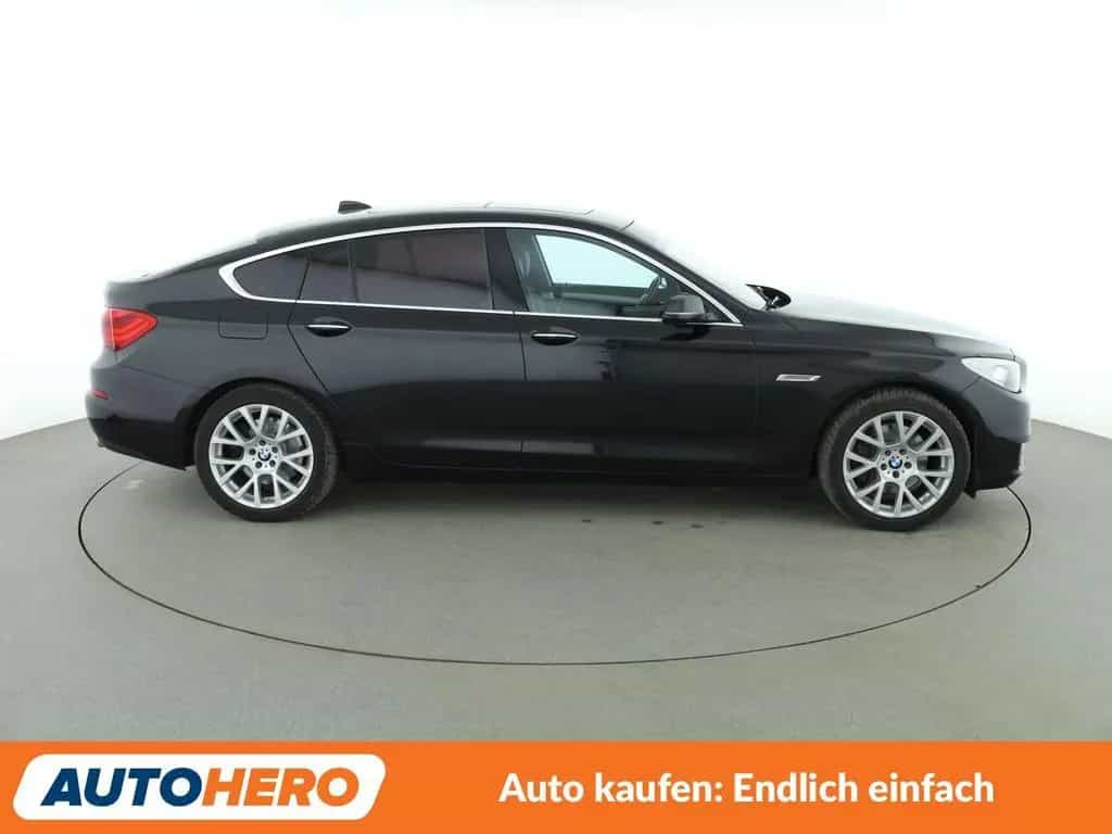 BMW 5 Series 08/2015-photo-6