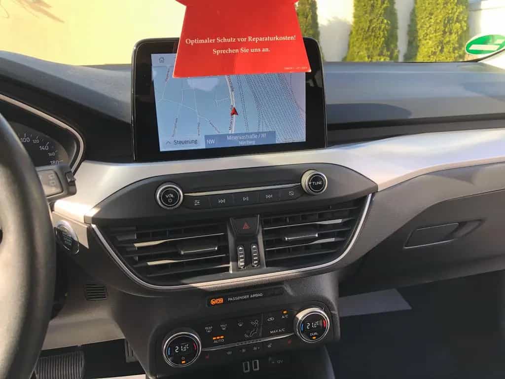 Ford Focus Turnier Cool & Connect PANORAMA,AHK,PDC,AL 11/2020-photo-12