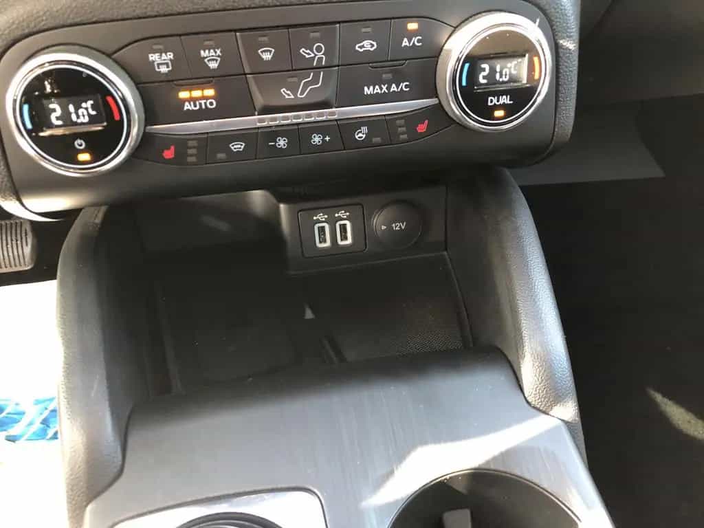 Ford Focus Turnier Cool & Connect PANORAMA,AHK,PDC,AL 11/2020-photo-14