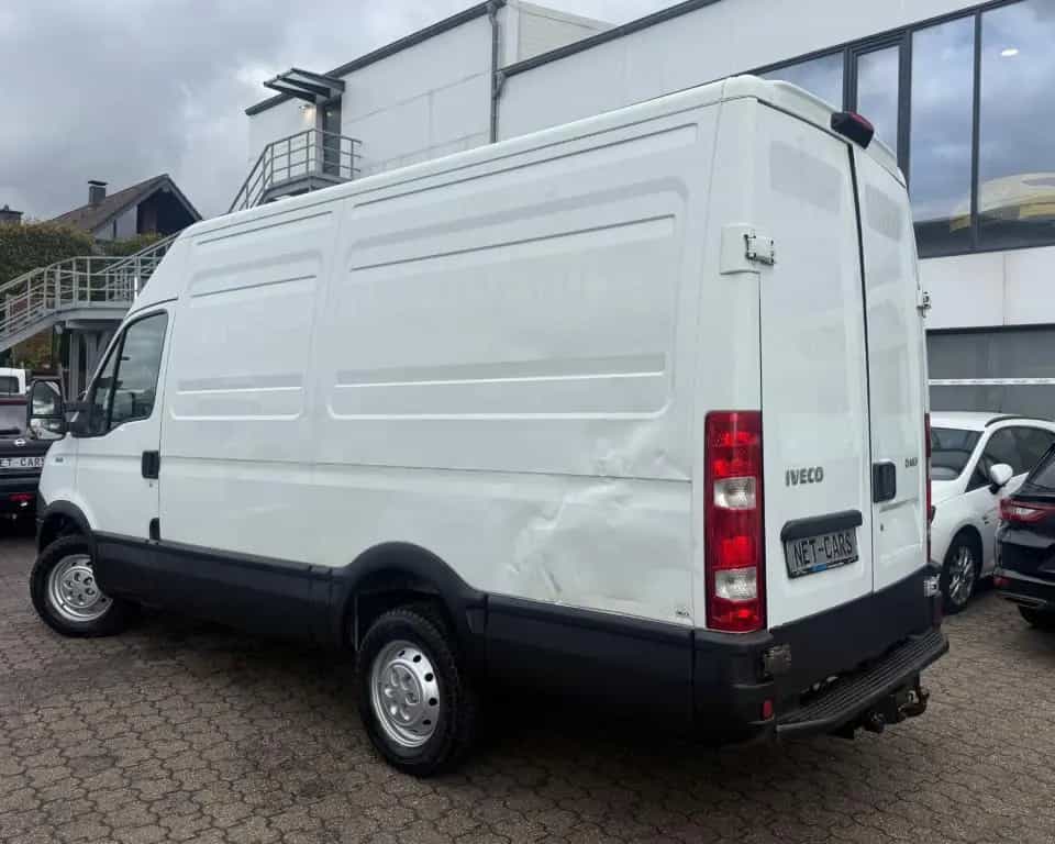 Iveco Daily 2.2d 35S13 Kasten Lang&Hoch*L3H3*AHK 06/2013-photo-16