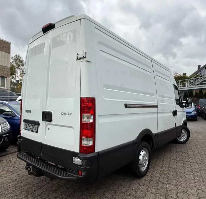 Iveco Daily 2.2d 35S13 Kasten Lang&Hoch*L3H3*AHK 06/2013-photo-3