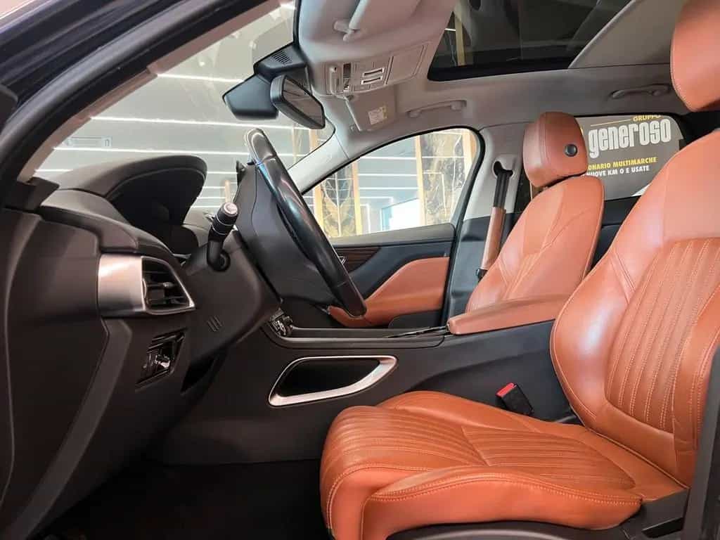Jaguar F-Pace 2.0 D 180 CV Portfolio 06/2016-photo-8