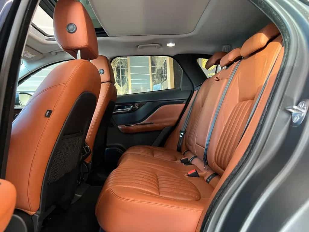 Jaguar F-Pace 2.0 D 180 CV Portfolio 06/2016-photo-9