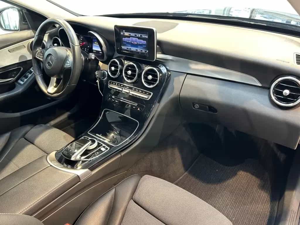 Mercedes-Benz C-Class 180 T Exclusive Avantgarde+Exclusive+Pano+SHD 04/2017-photo-3