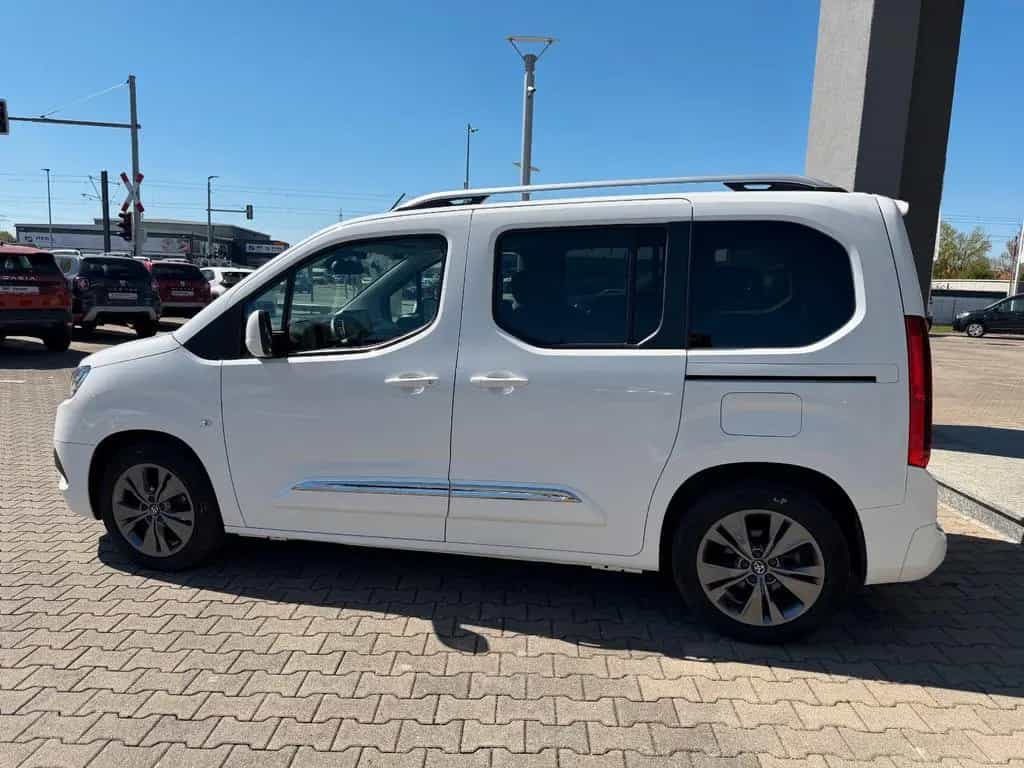 Toyota Proace City Verso L1 1.2T*Klima,AHK,PDCv+h,RFK* 11/2021-photo-8