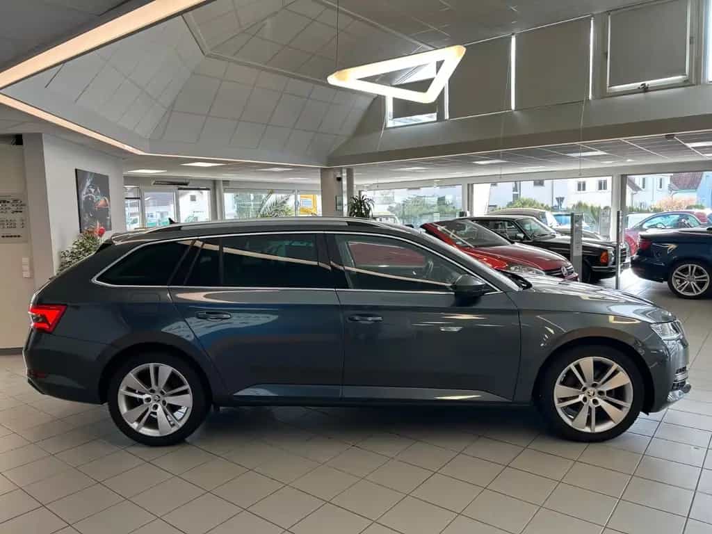 Skoda Superb Combi Style- DSG - Kamera 09/2019-photo-6