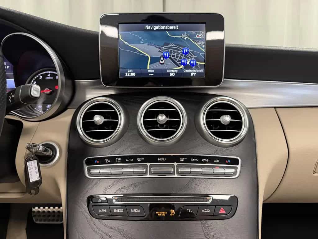 Mercedes-Benz C-Class 180 Cabrio AMG Line Airscarf ILS-LED Distr.+ 11/2016-photo-21